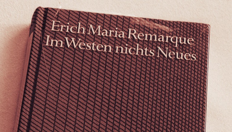1929: „Im Westen nichts Neues“ von Erich Maria Remarque